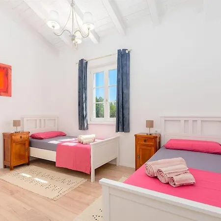 וילה Casita By Istrialux *