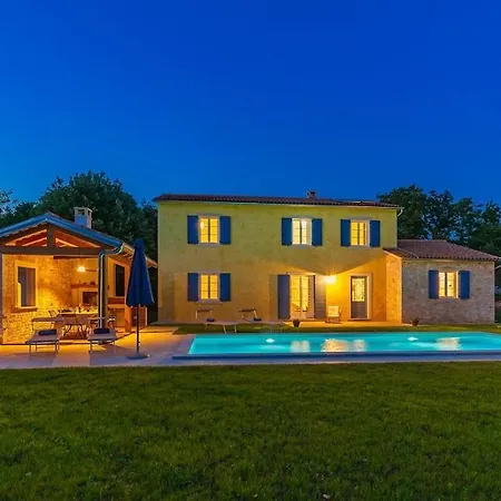 וילה Casita By Istrialux *